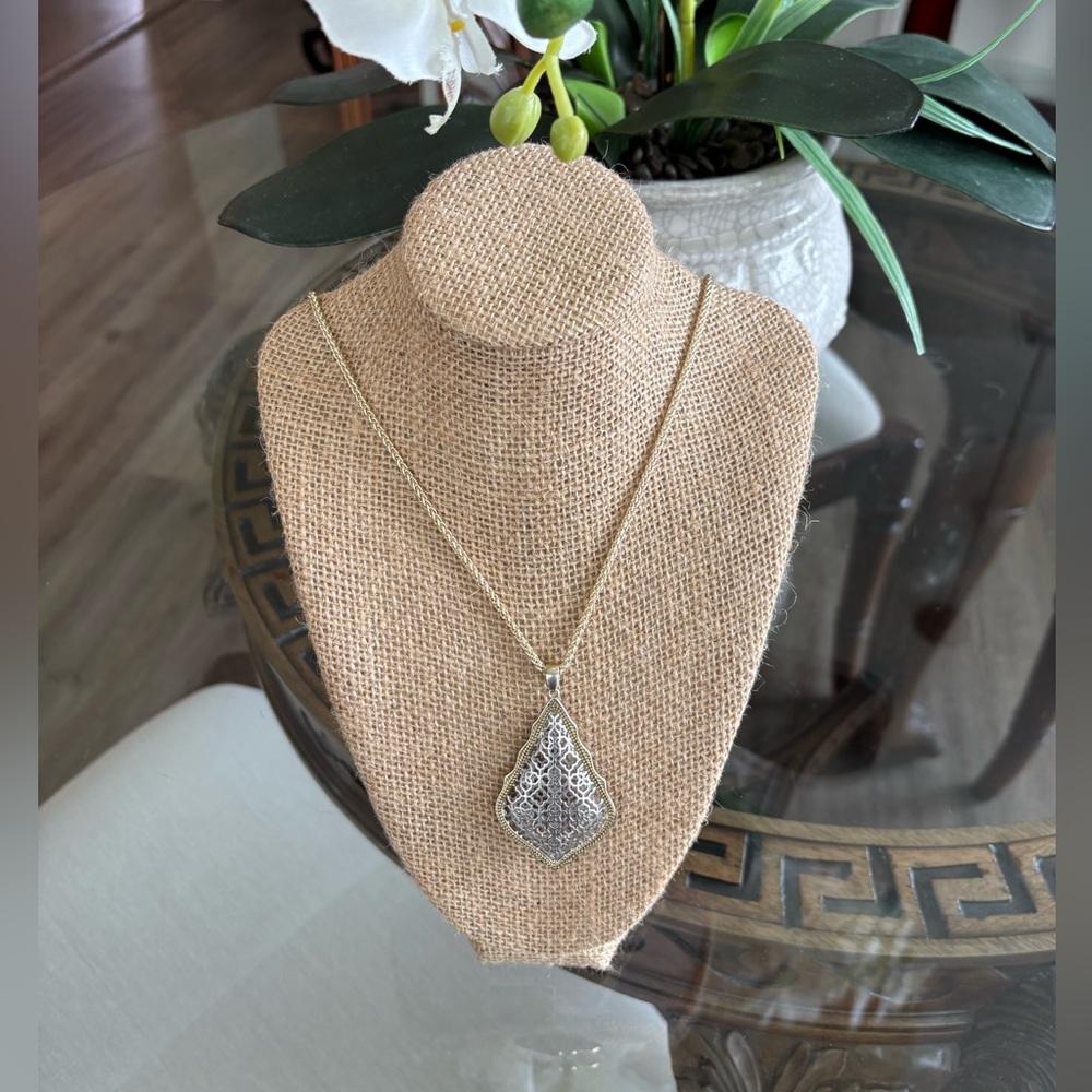 💛💛KENDRA SCOTT AIDEN FILIGREE SILVER & GOLD NECKLACE!💛💛
